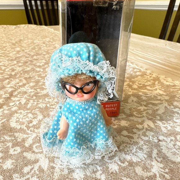 Vintage 1966 Mini Doll ‘Tiny Tots’ Pocket Size with original box 
By Uneeda - Picture 4 of 16